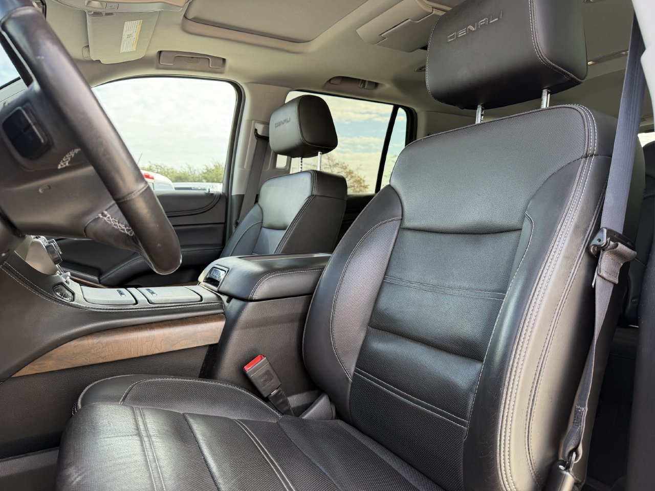Used 2018 GMC Yukon Denali w/ Denali Ultimate Package AWD/4WD image 24