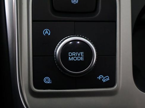 Used 2023 Ford Explorer XLT w/ Equipment Group 202A AWD/4WD image 54
