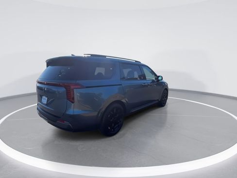 Used 2025 Kia Carnival SX Prestige image 8