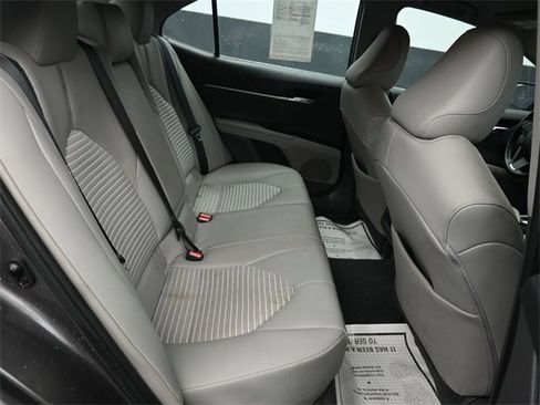 Used 2020 Toyota Camry SE image 7