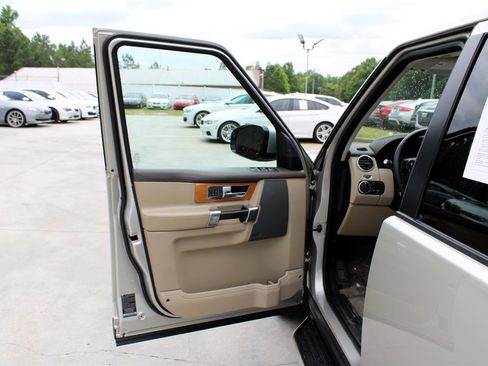Used 2015 Land Rover LR4 HSE LUX image 39