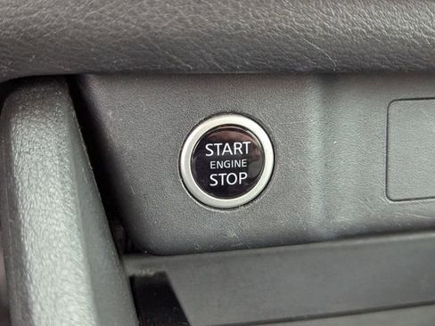 Used 2023 Nissan Rogue SV image 30