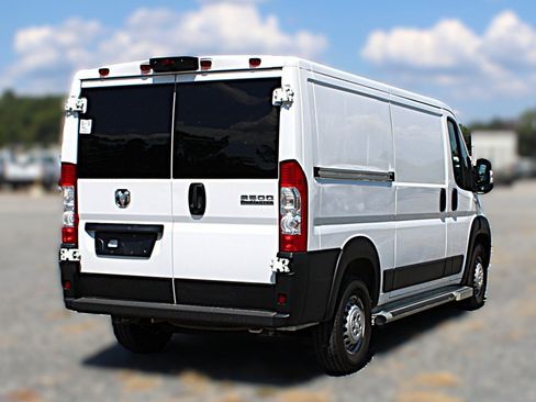 Used 2025 RAM ProMaster 2500 w/ U-Haul Equipment Group FWD image 5