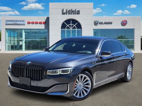 Used 2022 BMW 740i RWD image 1