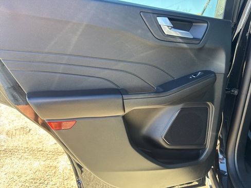 Used 2025 Ford Escape ST-Line image 23