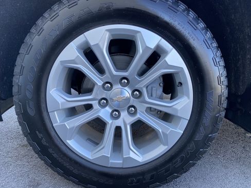 Used 2022 Chevrolet Silverado 1500 LTZ w/ LTZ Premium Package image 13