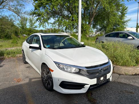 Used 2018 Honda Civic EX image 4