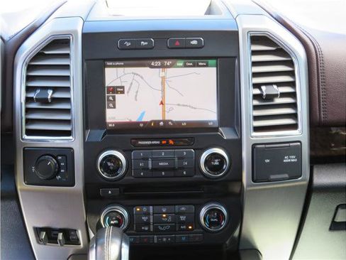 Used 2015 Ford F150 Platinum w/ Equipment Group 701A Luxury AWD/4WD image 8