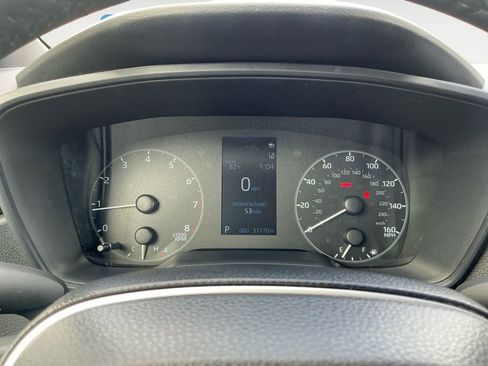 Used 2024 Toyota Corolla SE w/ SE Convenience Package image 19