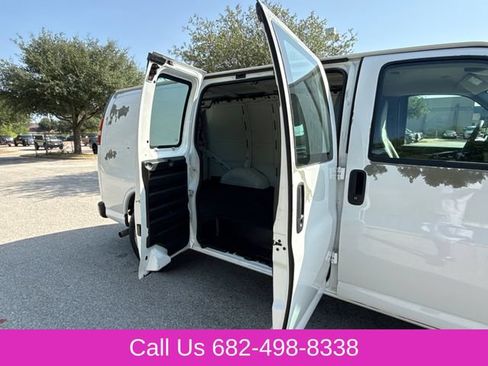 Used 2011 GMC Savana 1500 RWD image 9