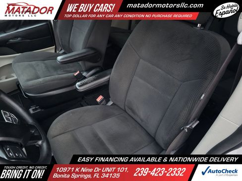 Used 2018 Dodge Grand Caravan SE w/ UConnect Hands-Free Group FWD image 9
