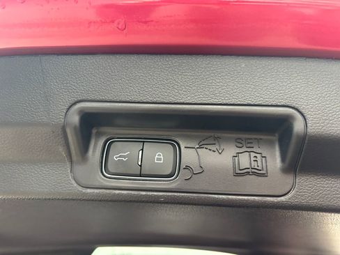 Used 2022 Ford Explorer Platinum w/ Equipment Group 601A image 11