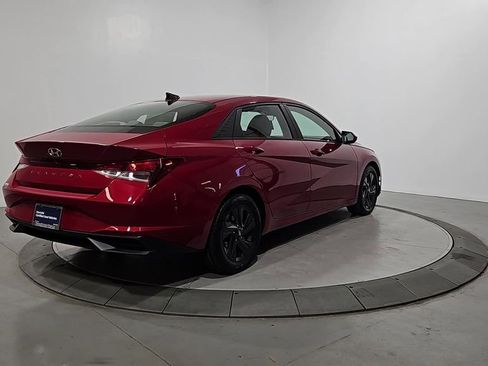 Certified 2022 Hyundai Elantra SEL FWD image 5
