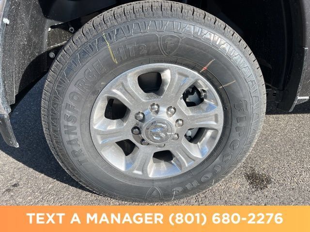 New 2026 RAM 3500 Big Horn AWD/4WD image 9