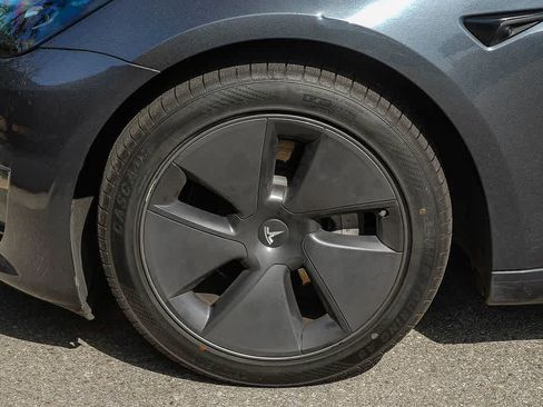 Used 2023 Tesla Model 3 Standard Range image 10