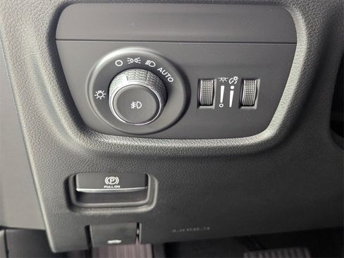 New 2025 Jeep Grand Cherokee Limited w/ Luxury Tech Group II image 13