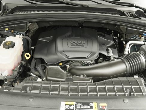 Used 2024 Jeep Grand Cherokee L Summit w/ Advanced Protech Group IV AWD/4WD image 44