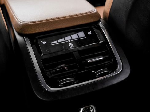 Used 2017 Volvo S90 T6 Momentum w/ Vision Package image 41