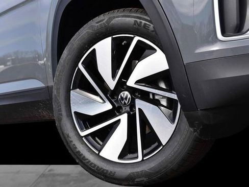 New 2026 Volkswagen Atlas SE image 3
