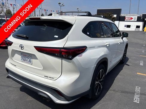Used 2021 Toyota Highlander XSE AWD/4WD image 6