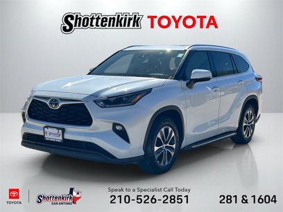 Used 2021 Toyota Highlander XLE