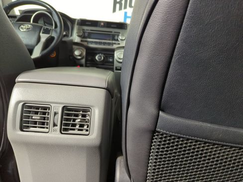 Used 2011 Toyota 4Runner SR5 w/ Premium Pkg w/Leather RWD image 29