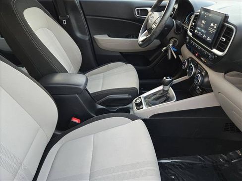 Used 2023 Hyundai Venue SEL FWD image 20