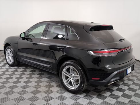 Certified 2025 Porsche Macan image 3