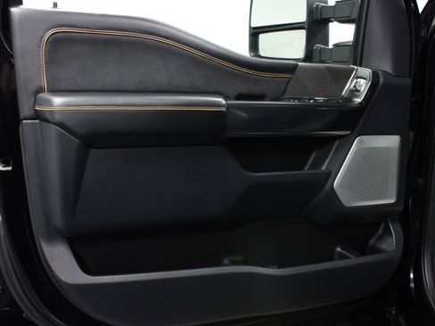 Used 2024 Ford F450 Platinum image 11