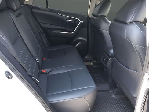 Used 2021 Toyota RAV4 XLE Premium FWD image 20