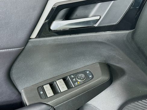 Used 2024 Mitsubishi Outlander SE image 15