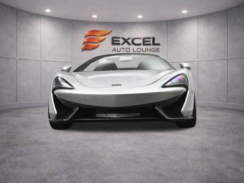 Used 2019 McLaren 570S Spider RWD image 45