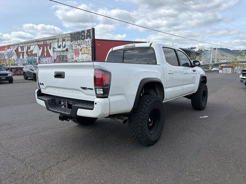 Used 2018 Toyota Tacoma TRD Pro image 10