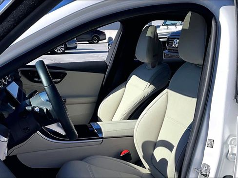 Used 2024 Mercedes-Benz C 300 Sedan image 7