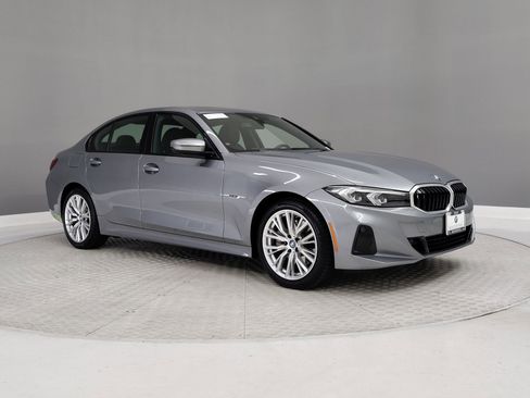 Certified 2023 BMW 330e w/ Driving Assistance Package image 33