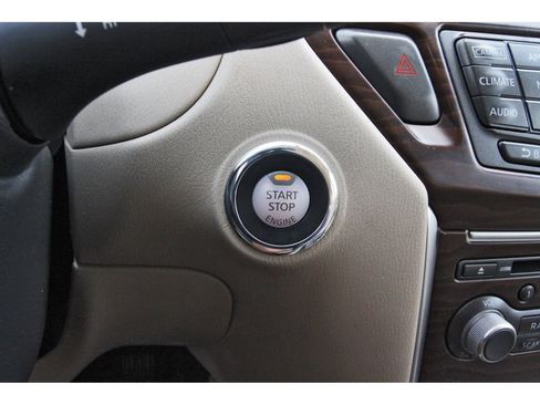 Used 2019 Nissan Pathfinder FWD image 22