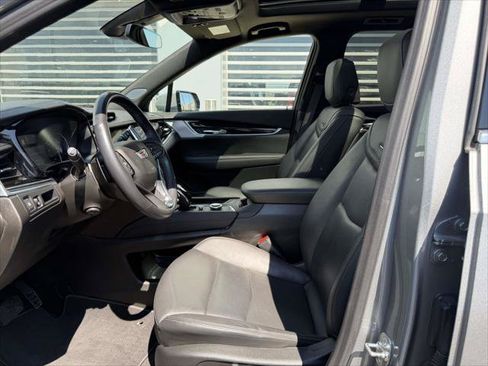 Used 2025 Cadillac XT6 Premium Luxury AWD/4WD image 20