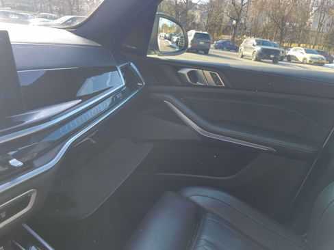 Used 2025 BMW X5 xDrive50e image 34