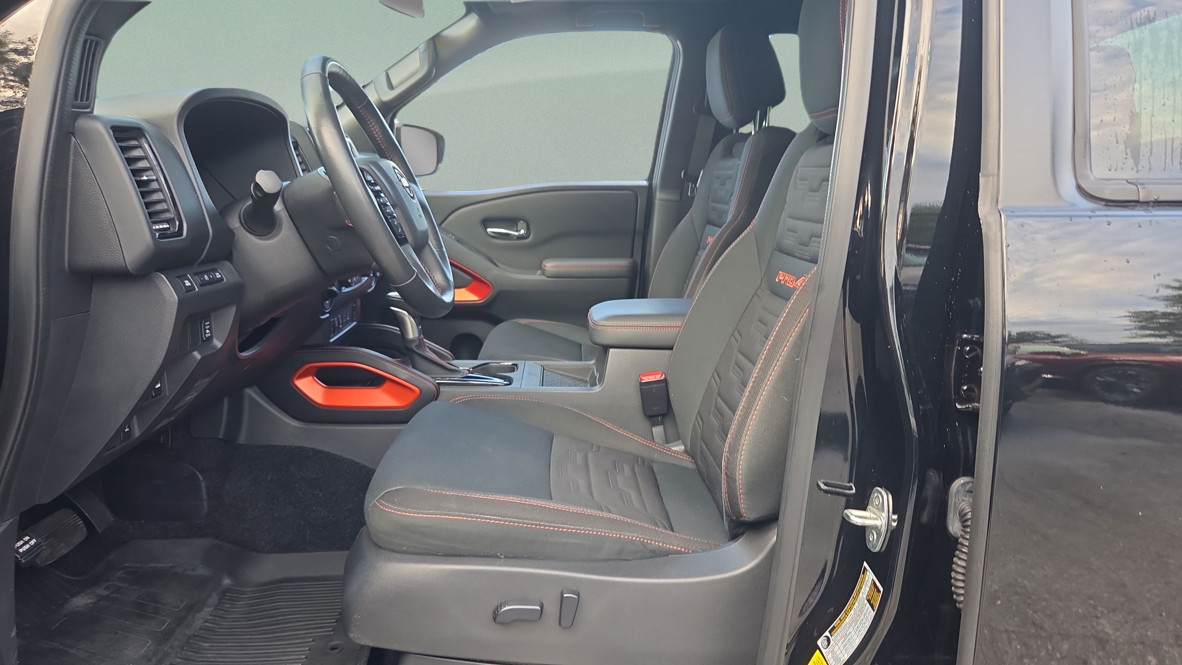 Certified 2023 Nissan Frontier PRO-4X w/ Pro Convenience Package AWD/4WD image 9