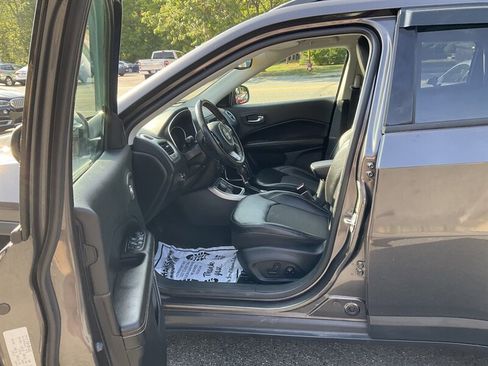 Used 2019 Jeep Compass Latitude w/ Cold Weather Group image 15