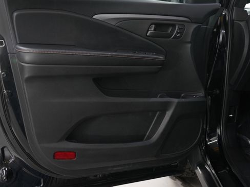 Used 2022 Honda Pilot TrailSport image 20