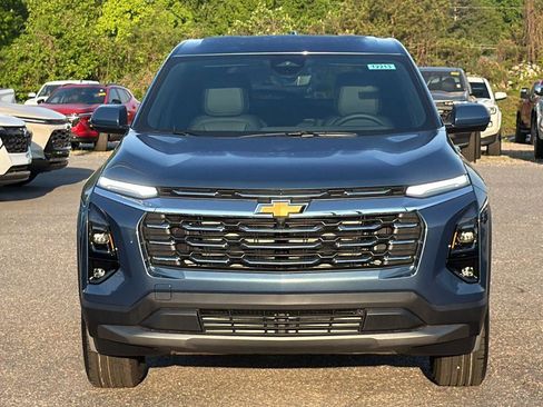 New 2026 Chevrolet Equinox LT FWD image 2