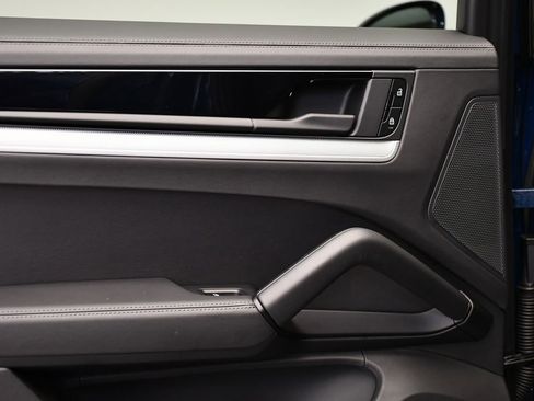 Used 2024 Porsche Cayenne S image 44