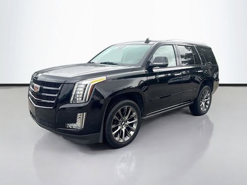 Used 2020 Cadillac Escalade Premium Luxury w/ Escalade Sport Edition image 4
