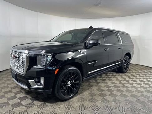 Used 2021 GMC Yukon XL Denali w/ Denali Premium Package image 7