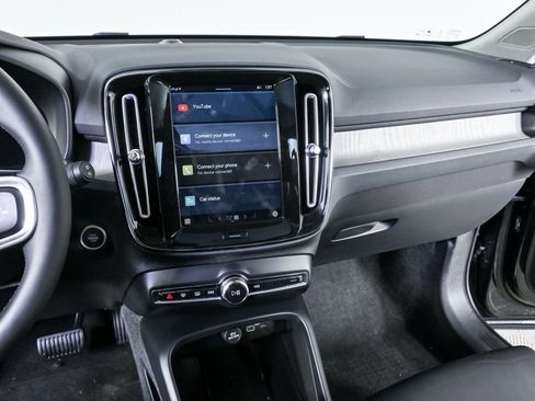 Used 2023 Volvo XC40 B5 Plus w/ Driver Assist Package image 13