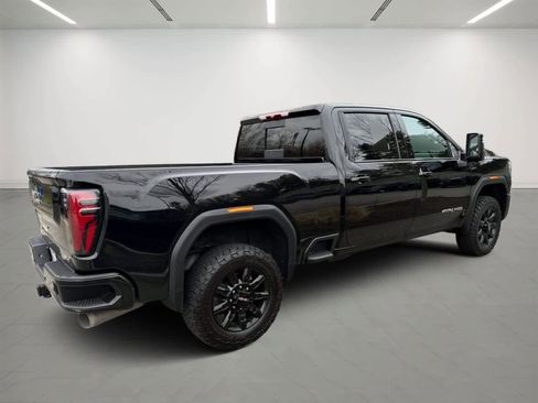 Used 2025 GMC Sierra 2500 AT4 AWD/4WD image 4