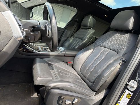 Used 2023 BMW X7 xDrive40i w/ Executive Package image 12