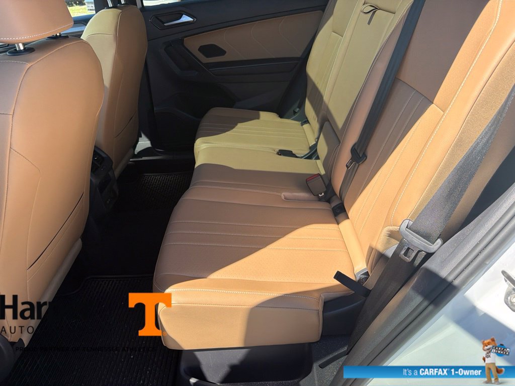 Used 2023 Volkswagen Tiguan SE w/ Panoramic Sunroof Package AWD/4WD image 10