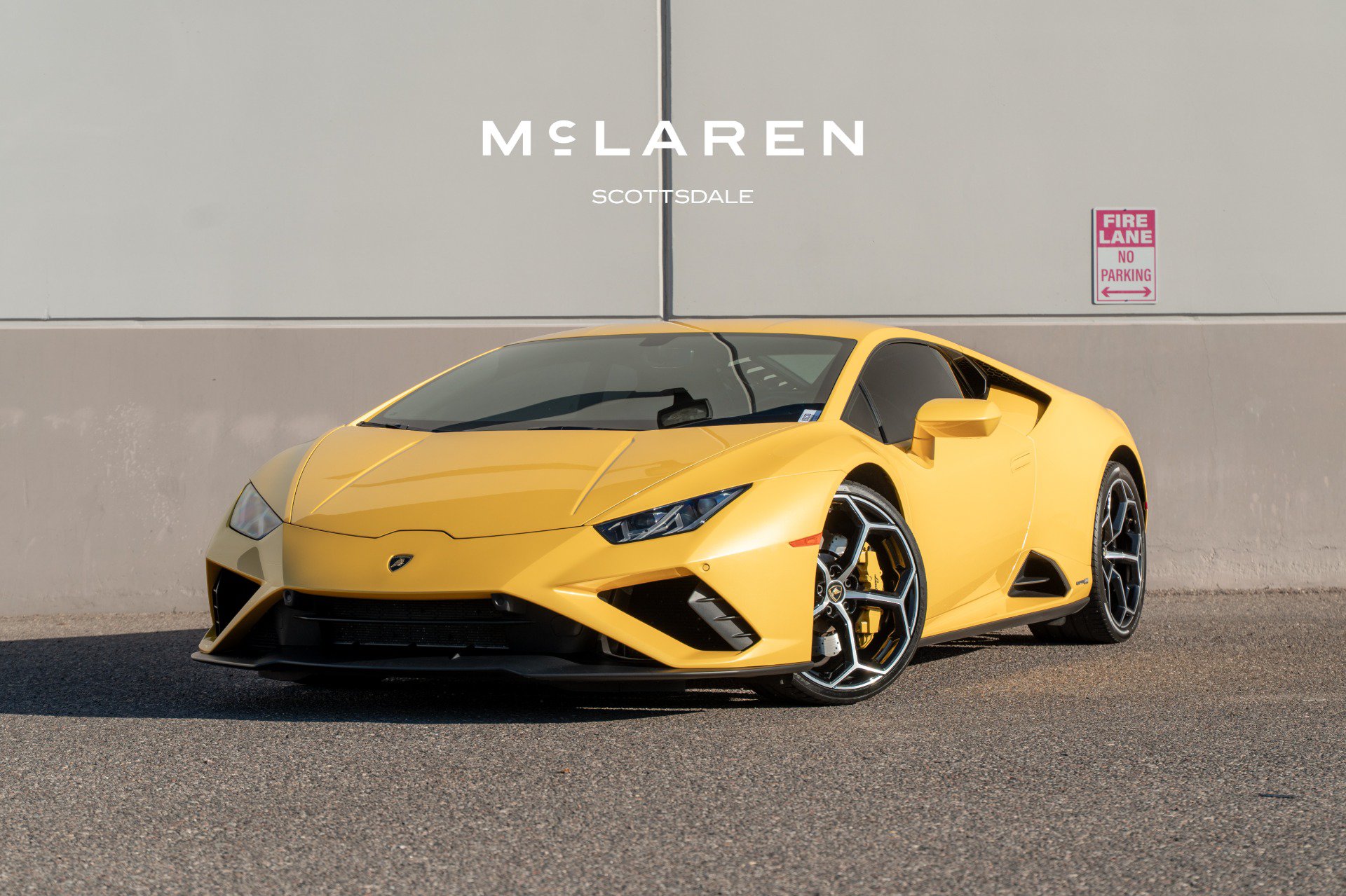 Used 2021 Lamborghini Huracan EVO RWD image 2
